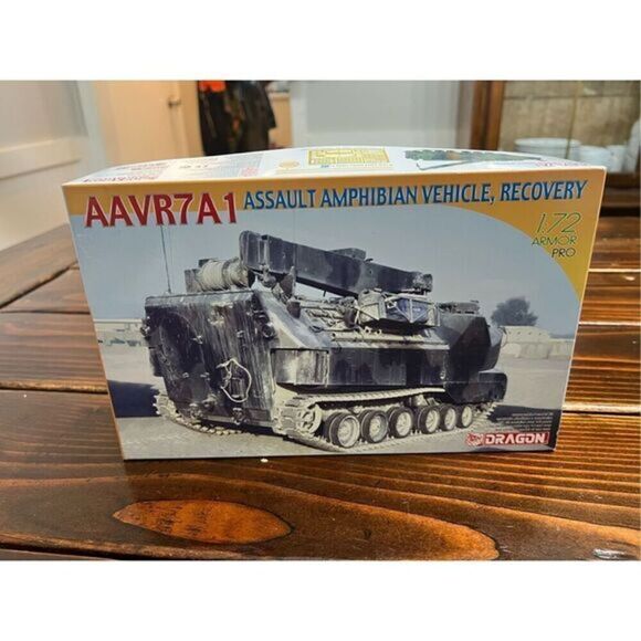 1/72 Dragon 7319 AAVR7A1 Assault Amphibian Vehicle, Recovery Plastic Kit